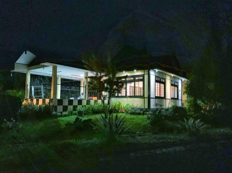 Designer Villa Osaka Puncak Exterior foto