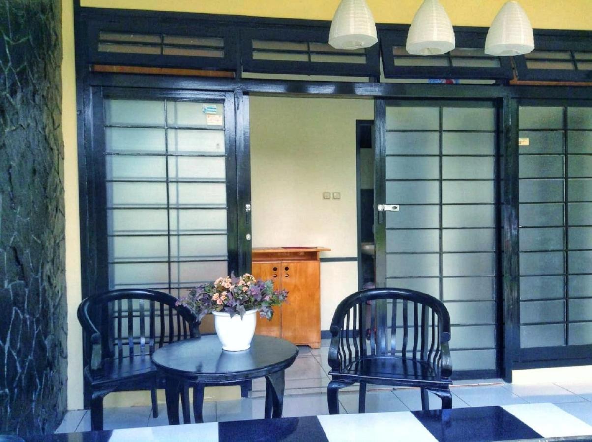 Designer Villa Osaka Puncak Exterior foto
