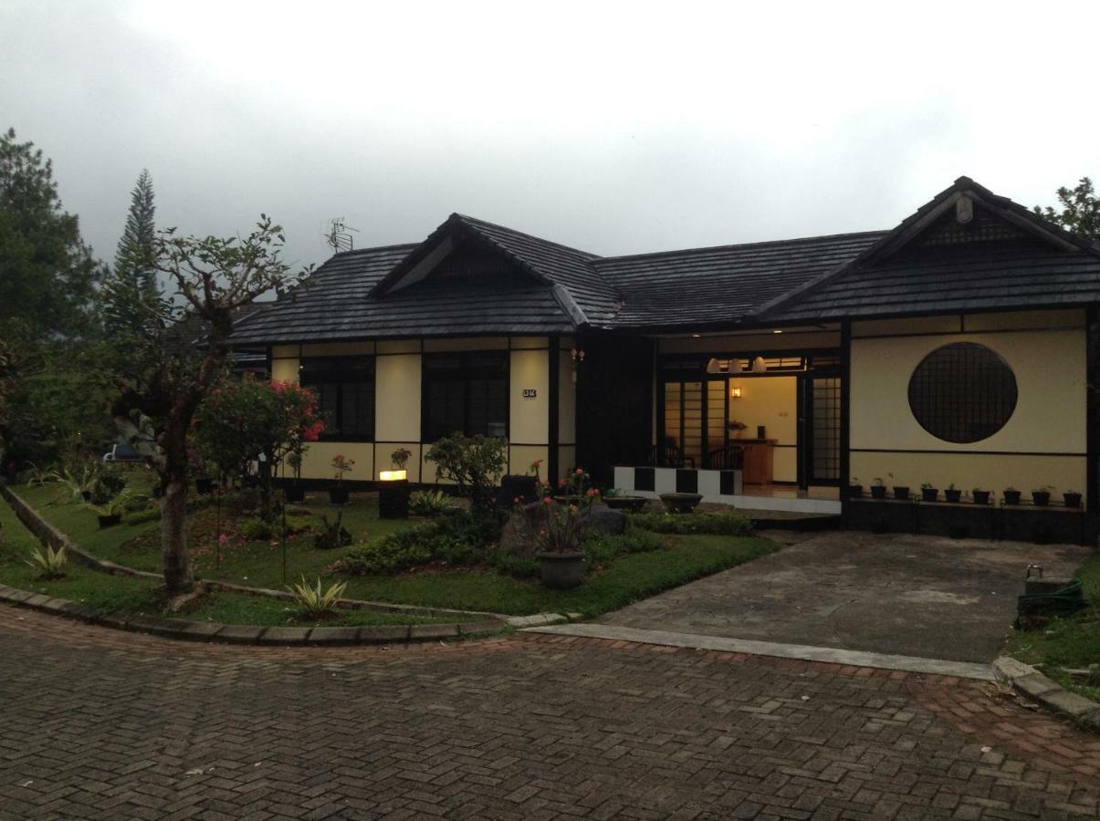 Designer Villa Osaka Puncak Exterior foto